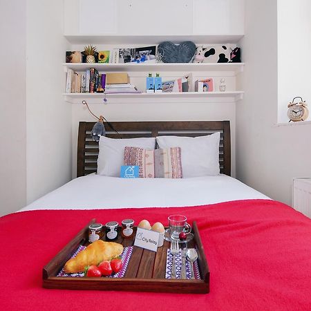 Bright Gratton Road Apartment London Exteriör bild