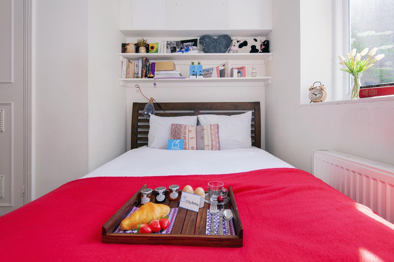 Bright Gratton Road Apartment London Exteriör bild