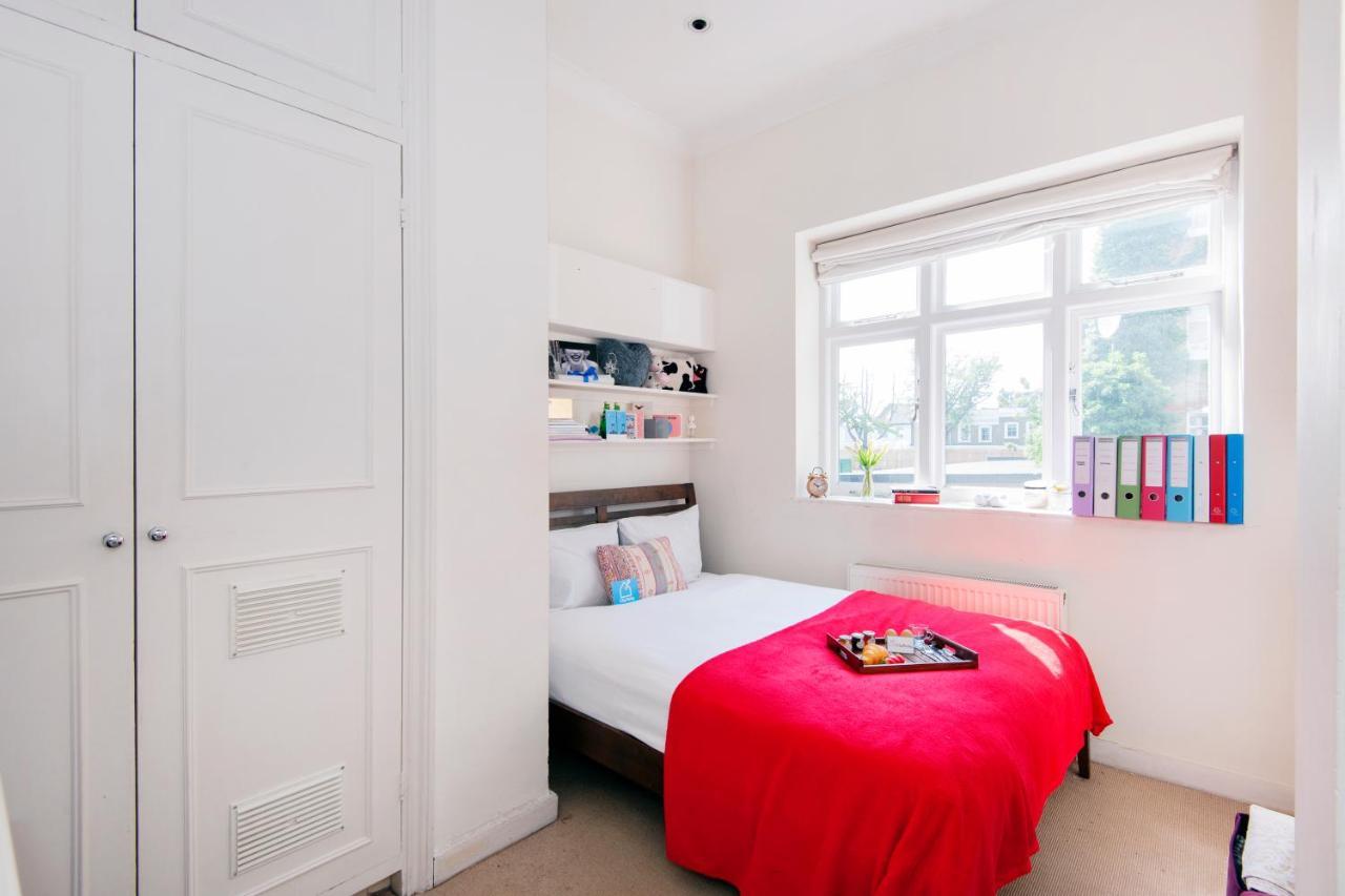 Bright Gratton Road Apartment London Exteriör bild